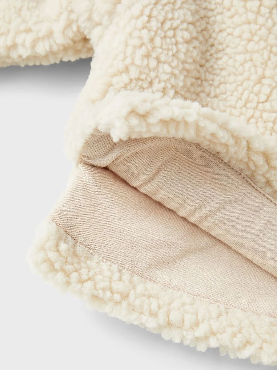 Lil Atelier Teddykankainen Svetari, NMMRIGO LS OVERSIZE SWEAT Luonnonvalkoinen 4 Lil Atelier Teddykankainen Svetari, NMMRIGO LS OVERSIZE SWEAT Luonnonvalkoinen - Image 2